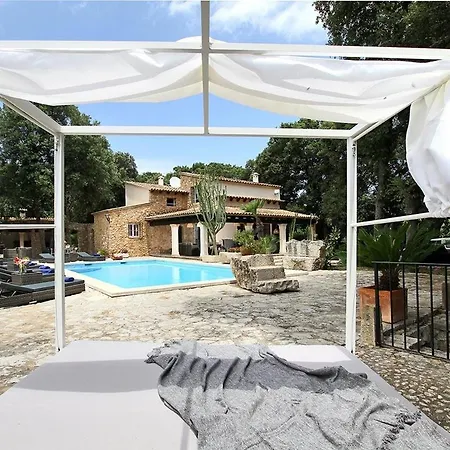 Encinas Villa